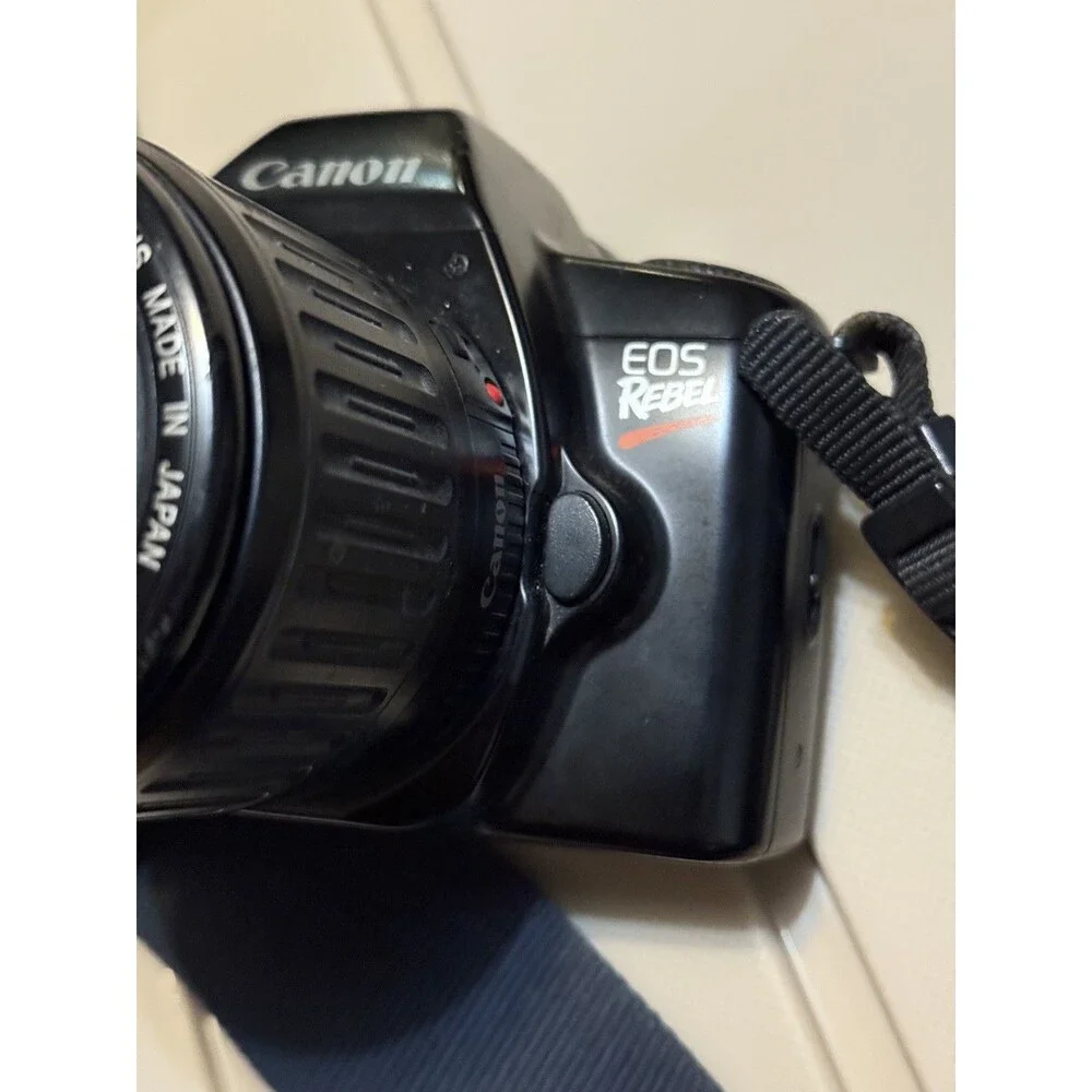 Canon Rebel X SII SLR with EF 35-80mm f/4-5.6 Zoom Lens